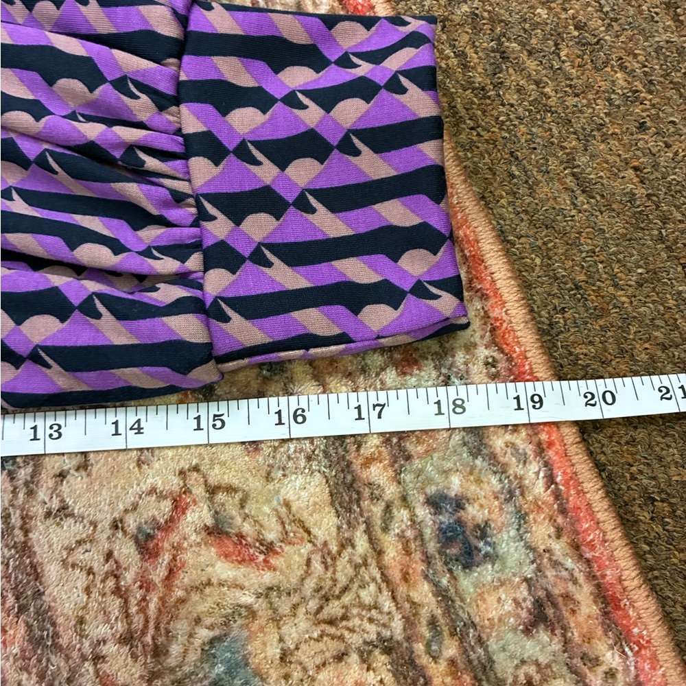 Liz Claiborne Purple, Black & Tan Geometric V-Neck Top - Picture 6 of 7